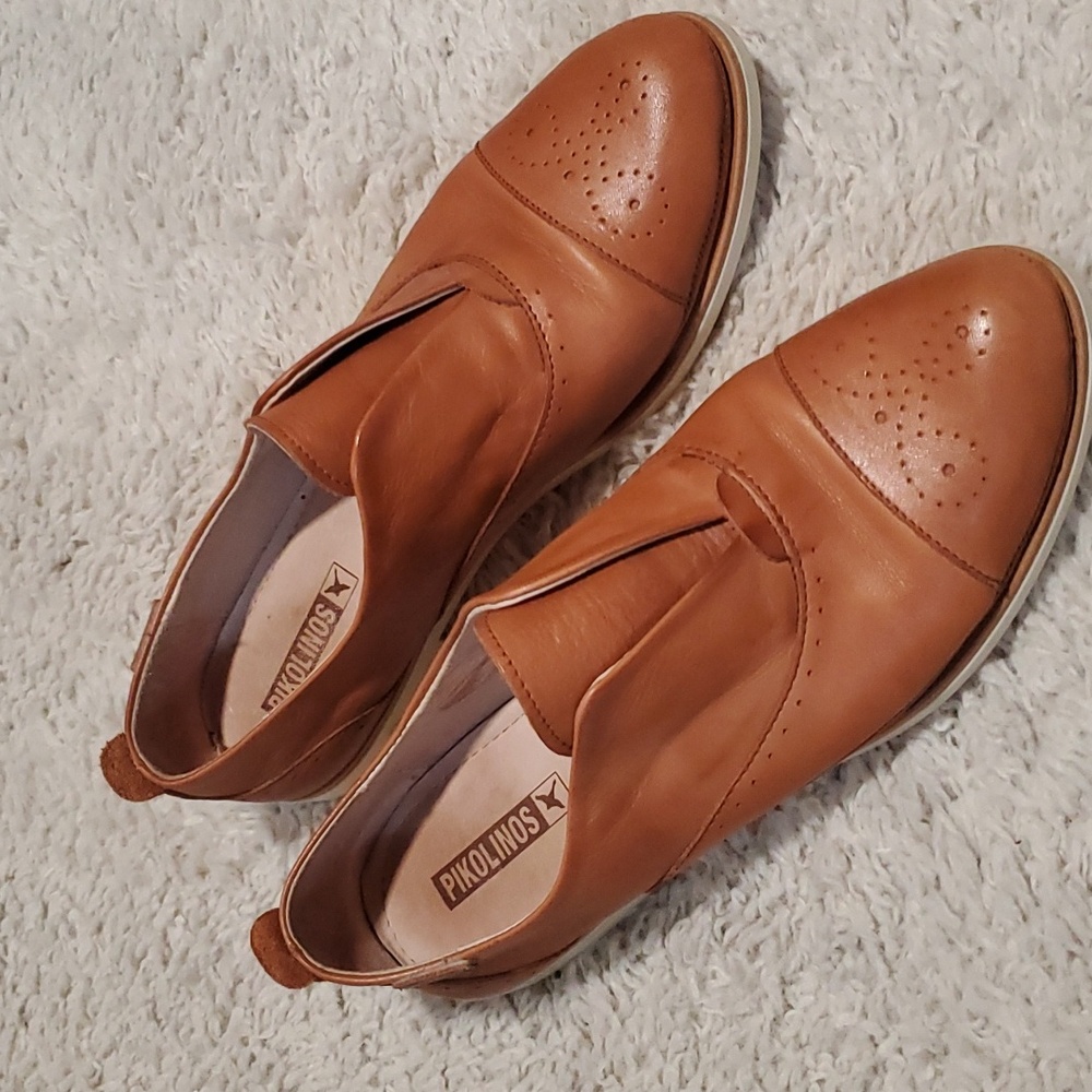 Like new PIKOLINOS leather loafers
